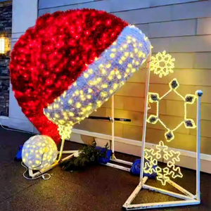 ประติมากรรมรองเท้าและหมวกคริสต์มาสแบบใหม่พร้อมไฟ LED สำหรับตกแต่งฉากวันหยุดกลางแจ้ง - Product Image 1