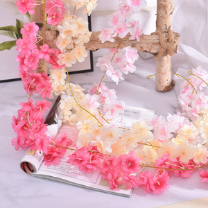 Guirlande de fleurs artificielles en soie, décor de fleurs de cerisier pour mariage, décoration murale et de plafond - Product Image 1