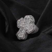 Bagues de luxe Micro incrustées de zircone cubique Vente en gros Bague croix pour hommes Bagues en laiton Bijoux Hip Hop Vente en gros