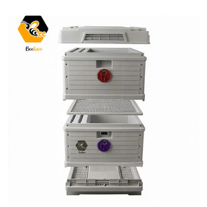 <span class=keywords><strong>Ruche</strong></span> à abeilles en plastique empilable à 3 niveaux |   PP <span class=keywords><strong>de</strong></span> qualité alimentaire + stabilisateur UV |   <span class=keywords><strong>Ruche</strong></span> commerciale pour l'apiculture durable - Product Image 2