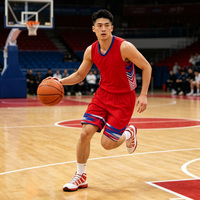 Setelan Baju Basket Musim Panas Desain Terbaru Bahan Polyester 100% Bernapas Cepat Kering Berkualitas Tinggi Warna dan Logo Dapat Disesuaikan Pria