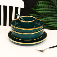 Assiette en céramique moderne et écologique, style classique avec motif durable pour les fêtes et les hôtels