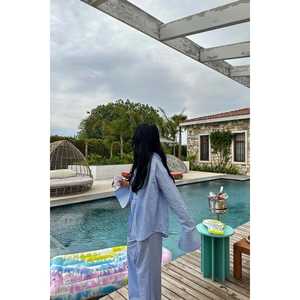 Ensemble Confortable et Romantique en Soie de Lait et Spandex Rayé Bleu Zoe avec Taille Élastique, Respirant et Idéal pour l'Hiver - Product Image 1