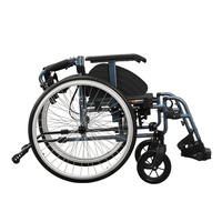 Fauteuil roulant manuel pliable et léger avec accoudoirs amovibles et réglables en hauteur
