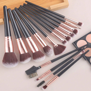 15 piezas <span class=keywords><strong>de</strong></span> lujo <span class=keywords><strong>de</strong></span> gran tamaño negro oro pelo sintético <span class=keywords><strong>maquillaje</strong></span> cepillo conjunto logotipo personalizado cepillos mango mejillas afeitado gratis - Product Image 3