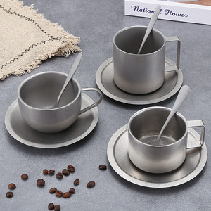 Juego de Tazas de Café de Acero Inoxidable con Aislamiento de Doble Pared con Platillo y Cuchara para Espresso, Latte, Capuchino, Té con Leche - Product Image 1