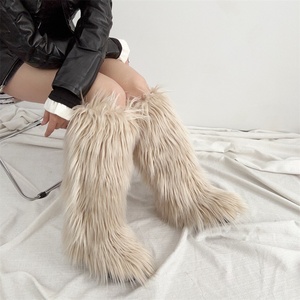 <span class=keywords><strong>Stivali</strong></span> <span class=keywords><strong>Alti</strong></span> da Donna Libi Autunno Inverno Caldi in Peluche con Nappe, Suola in Gomma, <span class=keywords><strong>Tacco</strong></span> Piatto 3cm, Colore Solido, di Tendenza - Product Image 4