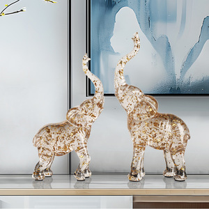 Ensemble de figurines d'éléphant en feuille d'or transparente, 2 pièces, en résine, décor de table fait à la main pour salon, armoire à vin, meuble TV - Product Image 1