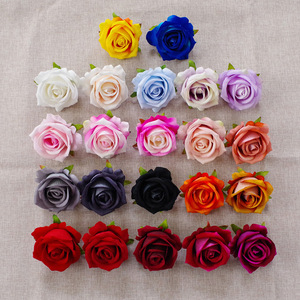Vente en gros de têtes de roses floquées en perles de 7 cm, fleurs artificielles pour voiture de mariage, bouquet de mariée et artisanat floral DIY - Product Image 1