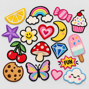 Toppe Termoadesive per <span class=keywords><strong>Abbigliamento</strong></span> con Design <span class=keywords><strong>di</strong></span> Cartoni Animati, Biscotti, Cupcake, Arcobaleno e Farfalle per Giacche in Denim, Felpe e Accessori - Product Image 1