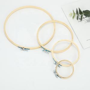 Cadre de broderie en bois de bambou réglable en gros cerceau <span class=keywords><strong>cercle</strong></span> point de croix anneau accessoires de broderie outil cerceaux ronds - Product Image 3