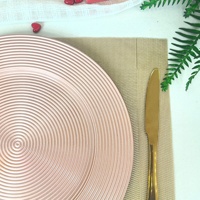 Assiettes de présentation en plastique 13 pouces (33 cm) – Or nacré et or rose, motif anneau – Durables, style luxe léger, pour extérieur, hôtel, mariage