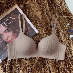 Soutien-gorge push-up confortable sans armatures pour femmes, effet minceur pour poitrines généreuses, couleur unie, sans coutures, style coquille de <span class=keywords><strong>sirène</strong></span> - Product Image 6