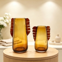 Vase en verre ambré soufflé à la main RYLAVA avec des oreilles en forme de feuille uniques, vase à fleurs décoratif en verre pour la table de la maison