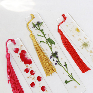 Handmade Custom Real Dried Flower Bookmarks Clear Dried Flower Resin Crafts Artificial Bookmarks With Tassels