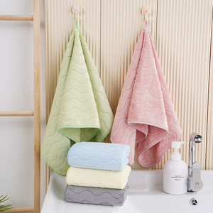 Juego de Toallas de Felpa Coral, Color Sólido, Rectangulares, Suaves y Absorbentes, para Uso Doméstico - Product Image 1