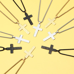 献身的な男性のための：頑丈なステンレススチール製の十字架ペンダントと重厚なキューバンチェーン |   日常使いに適した、信仰の堅牢な証言 - Product Image 2