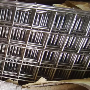 Malla <span class=keywords><strong>de</strong></span> Alambre Soldada Galvanizada BWG 18 para Protección <span class=keywords><strong>de</strong></span> Ventanas y Puertas - Product Image 1