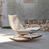 Ensemble de table et de chaises de loisirs d'extérieur en rotin PE moderne, durable, tissé, avec chaise longue pour la détente sur la terrasse