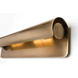 Luminaire mural linéaire de luxe pour galerie d'art moderne, idéal pour chambre et salle de bain, style vintage or horizontal pour œuvres d'art murales - Product Image 3