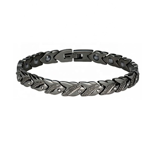 Bracciale Magnetico Terapeutico Antidolorifico in Acciaio Inossidabile Placcato Oro 18K Sottovuoto, Design a <span class=keywords><strong>Pesce</strong></span>, Lusso Leggero e alla Moda - Product Image 3