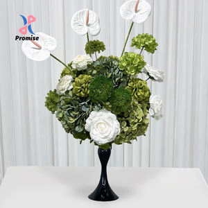 Centro de Mesa de Boda Realista Hecho a Mano con Hortensias y Anturios de Seda - Larga Duración - Product Image 1