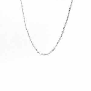 Playful Gloss White Pt950 Layered Neck Chain With Box <b>Pineapple</b> Motifs For Weekend Outing Ladies <b>Light</b> Platinum Jewelry - Product Image 3