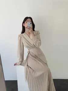 South Korea's New Autumn V-neck Elegant Temperament Slim-fit Bubble Sleeve Pleated Long Sleeve Dress Woman