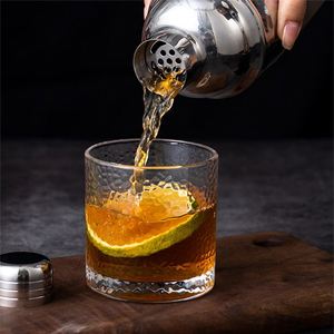 2026 Personalized Stainless Steel Cocktail Shakers Shaker Design Unique with <b>Measuring</b> <b>Cup</b> - Product Image 6