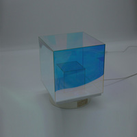 Lampe de table cube en acrylique irisé moderne, veilleuse prismatique dichroïque, décoration artistique géométrique imbriquée, lampe de chevet LED