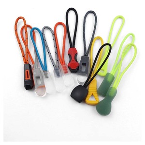 Tùy Chỉnh Màu Sắc Nhựa Dây Kéo <span class=keywords><strong>Puller</strong></span> Cao Su Dây Kéo <span class=keywords><strong>Puller</strong></span> Hộp Túi PVC Thanh Trượt Cho Quần Áo Ba Lô Sáng Silicone <span class=keywords><strong>Puller</strong></span> - Product Image 2