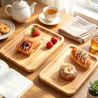 Bamboe rechthoekige serveerschaal met verhoogde randen, houten dienblad voor keuken, eettafel, koffiebar, ontbijt en snacks