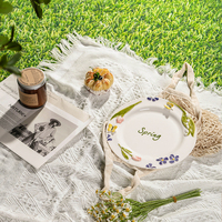 Assiette de présentation en porcelaine créative décorative en relief avec fruits et fleurs personnalisées uniques Ensemble d'assiettes à vaisselle en céramique pour petit déjeuner et dessert