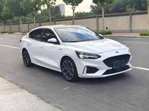 Berline Sportive <span class=keywords><strong>Ford</strong></span> <span class=keywords><strong>Focus</strong></span> 1.5T <span class=keywords><strong>ST</strong></span> Line 2020, Puissance Turbo, Prix Bas, Voiture Familiale Urbaine, Vente en Gros Afrique - Product Image 2
