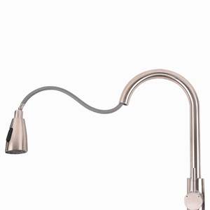 Grifo de Cocina Moderno de Acero Inoxidable DB, 23.6 Pulgadas de Alto, Monomando, Acabado Cepillado, Rociador Extraíble para Fregaderos - Product Image 4