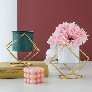 Vase minimaliste nordique Xin Xinyi en céramique, pot hydroponique avec support en métal plaqué or, pot à fleurs moderne pour plantes vertes d'intérieur - Product Image 3