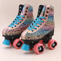 Patins à roulettes en cuir synthétique à dégradé holographique, roues en PVC rose, patins rétro à 4 roues pour adultes et adolescents