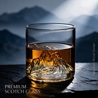 Verre transparent de style japonais moderne avec vue sur le mont Fuji pour l'eau, le café, le vin, le whisky