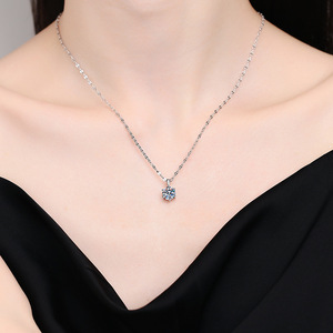 Collier pendentif en moissanite personnalisé, couleur D, pureté VVS1, passe le testeur de diamant, serti à griffes, 1 carat - Product Image 5