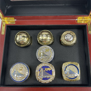 Bague de championnat des <span class=keywords><strong>Golden</strong></span> <span class=keywords><strong>State</strong></span> <span class=keywords><strong>Warriors</strong></span> pour hommes (7 pièces) - <span class=keywords><strong>Ensemble</strong></span> de basketball commémoratif - Bijoux à la mode très vendus - Product Image 3