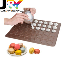 Kit de cuisson pour macarons en silicone 48 cavités avec pot à tuyauterie et 4 buses