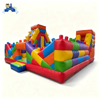 Parc d'attractions gonflable LilyToys, parcours d'obstacles coloré et amusant, aire de jeux gonflable extérieure