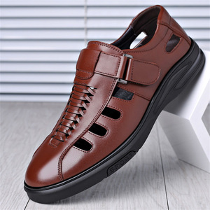Sandales plates pour hommes en cuir véritable respirant à bout fermé avec sangle Velcro, chaussures décontractées d'été - Product Image 2