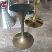 Support de table tulipe en laiton brossé pour table basse structure fixe