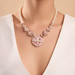 高級18K金メッキフラワーデザインチョーカーネックレスジルコン付き人工真珠ビーズ女性用ギフト - Product Image 1