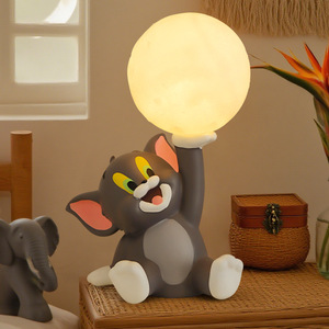 Lámpara de Escritorio Creativa y Popular con Diseño de Gato Tom Parlante, Reloj, Decoración de Escritorio - Product Image 1