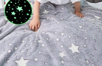 Ventes en gros de couvertures lumineuses en relief qui brillent dans le noir pour petites filles, couverture lumineuse, tissu de couverture qui brille dans le noir