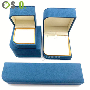 Boîte à bijoux en velours bleue personnalisée pour collier et pendentif, fabriquée en Chine, coffret de rangement pour bagues et bijoux en velours, en vente - Product Image 4