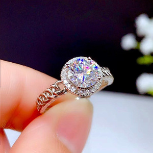 Anello Classico con Micro Pavé di Zirconi per Donne, Gioiello Elegante e Scintillante per le Dita - Product Image 2