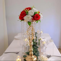 Centres de table de mariage modernes de haute qualité en or avec fleurs, vase en métal et cristaux pour décorations de table